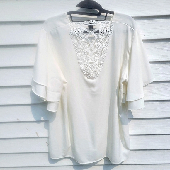 White Boho V-neck Top with Layered Flutter Sleeves size XL - Picture 5 of 9
